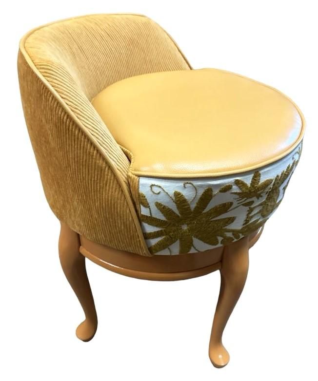 Boudoir Vanity Chair Restored and Reupholstered With Otomi Hand Embroidery and Leather - Image 5