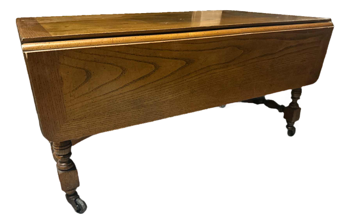 Late 20th Century Baker Furniture Vintage William & Mary Oak Drop Leaf 18” H Coffee Table Adjustable as 29” H Side Table - Image 2
