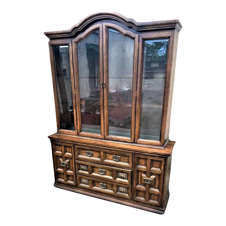 Vintage Breakfront Holman Manufacturing Large Spanish Revival Oak Standing China Cabinet - 1960s - Image 2