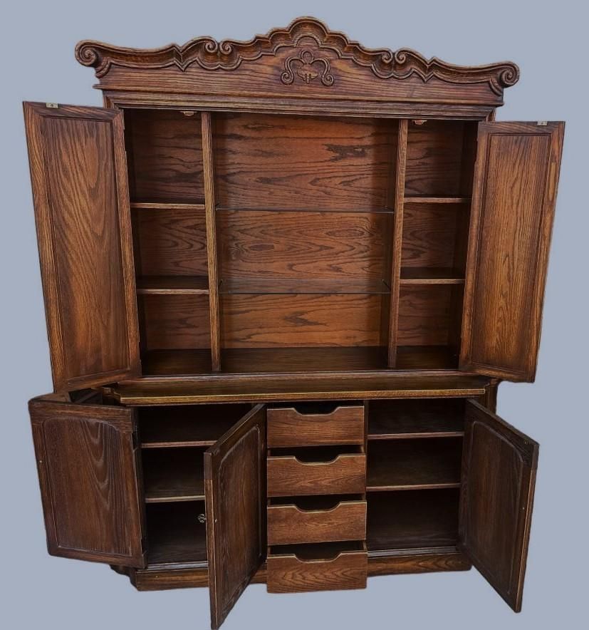 Spanish Style Carved Oak Sideboard Hutch by Jamestown Lounge Company - Vintage Mid 20th Century - Image 3