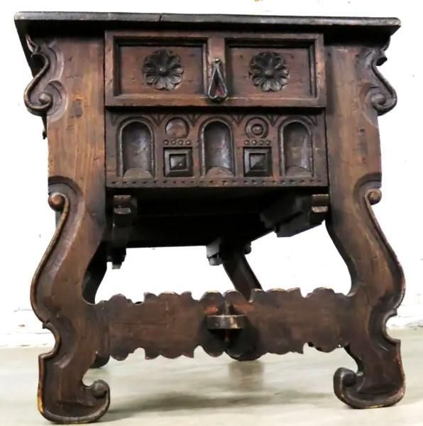Heavily Carved Artes De México Internacionales Hacienda Style Desk - Vintage 1960s - Image 3