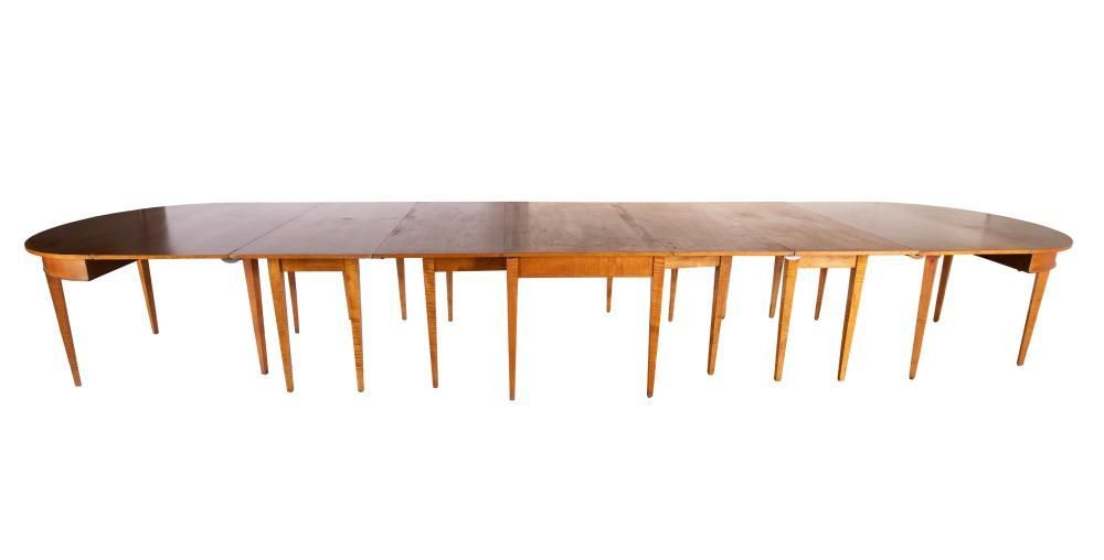 Monumental Quigley of Chicago Tiger Maple Banquet Table - Adjustable to 17.5' - French Directoire Style, Mid 20th Century - Image 3