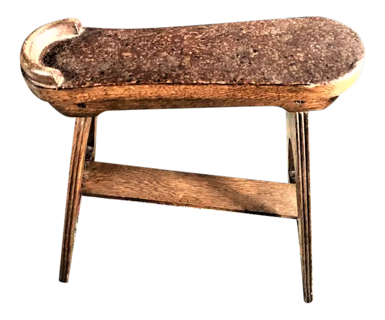 1920s Viennese Quarter Sawn Oak Foot Rest for a Home or Shoe Store - Image 3