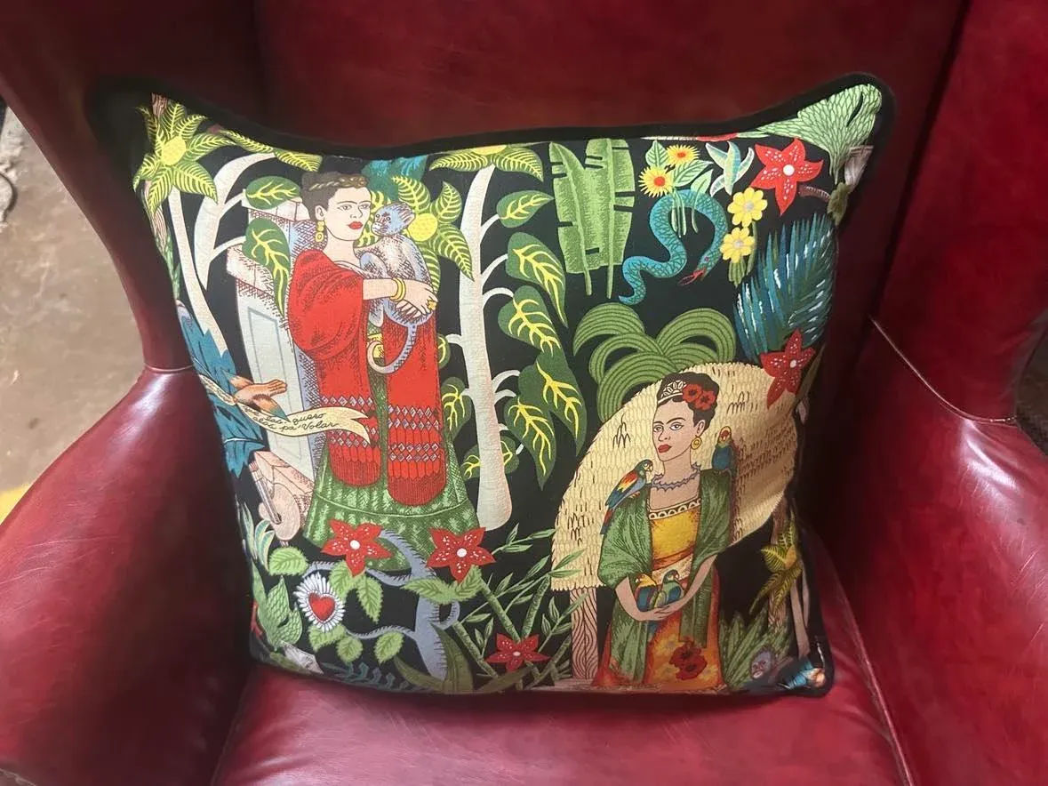 'Frida's Garden' Fabric and Black Velvet Pillow Set - Image 3