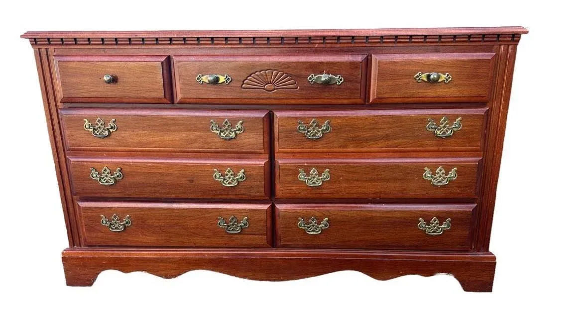 Broyhill Cherry Wood Georgian Dresser With Mirror Made in North Carolina - Image 3