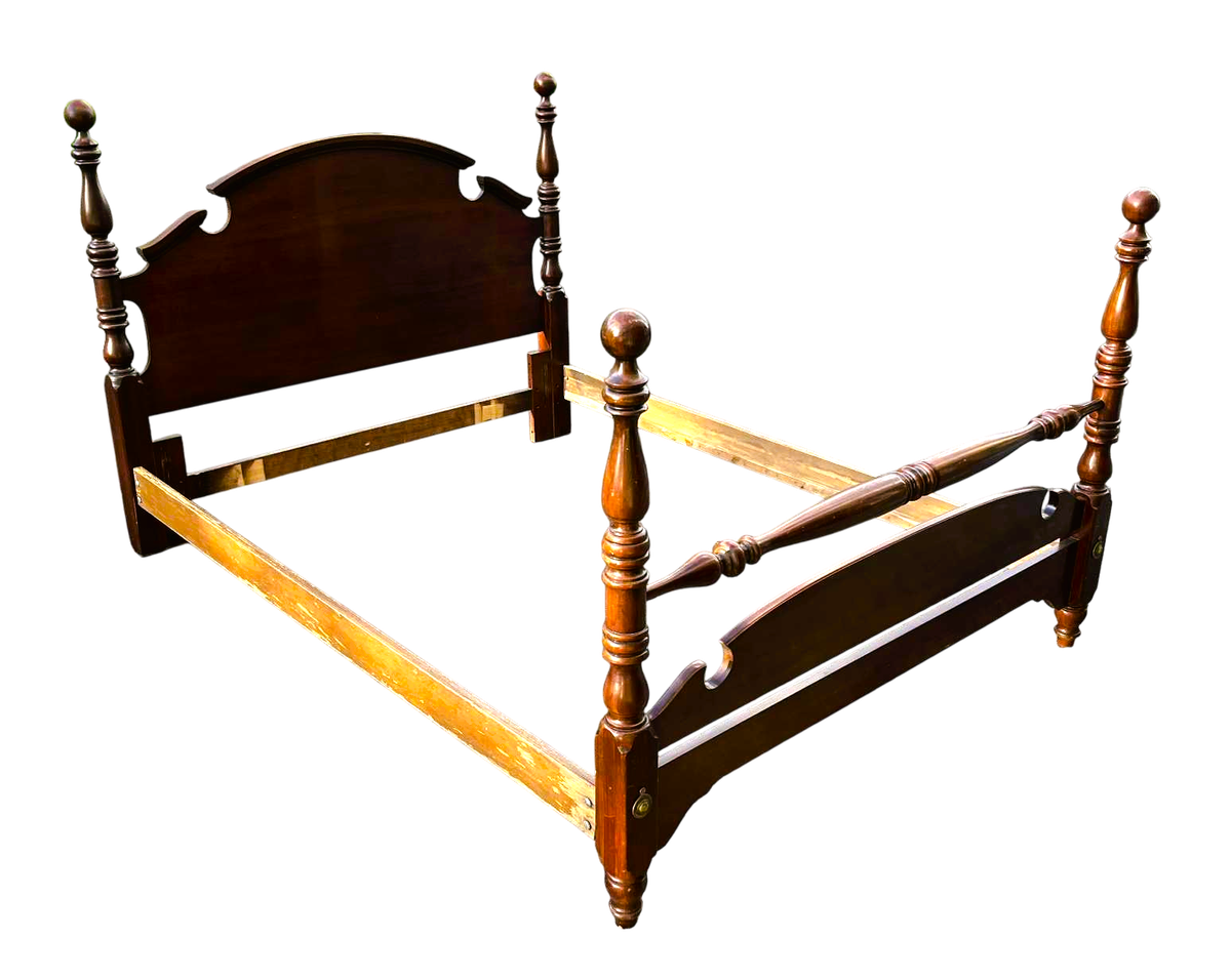 Thomasville Cherry Wood Chippendale Style Queen Size Bed - Vintage Late 20th Century - Image 3