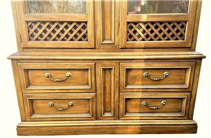 Jim Peed Drexel Moorish Spanish Revival Esperanto Collection Pecan Wood China Cabinet - Made in 1964 - Image 4