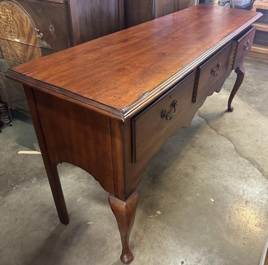 Drexel Heritage Cherry Wood Buffet Credenza - Vintage Late 20th Century - Image 4