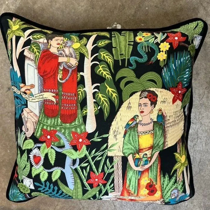 'Frida's Garden' Fabric and Black Velvet Pillow Set - Image 4