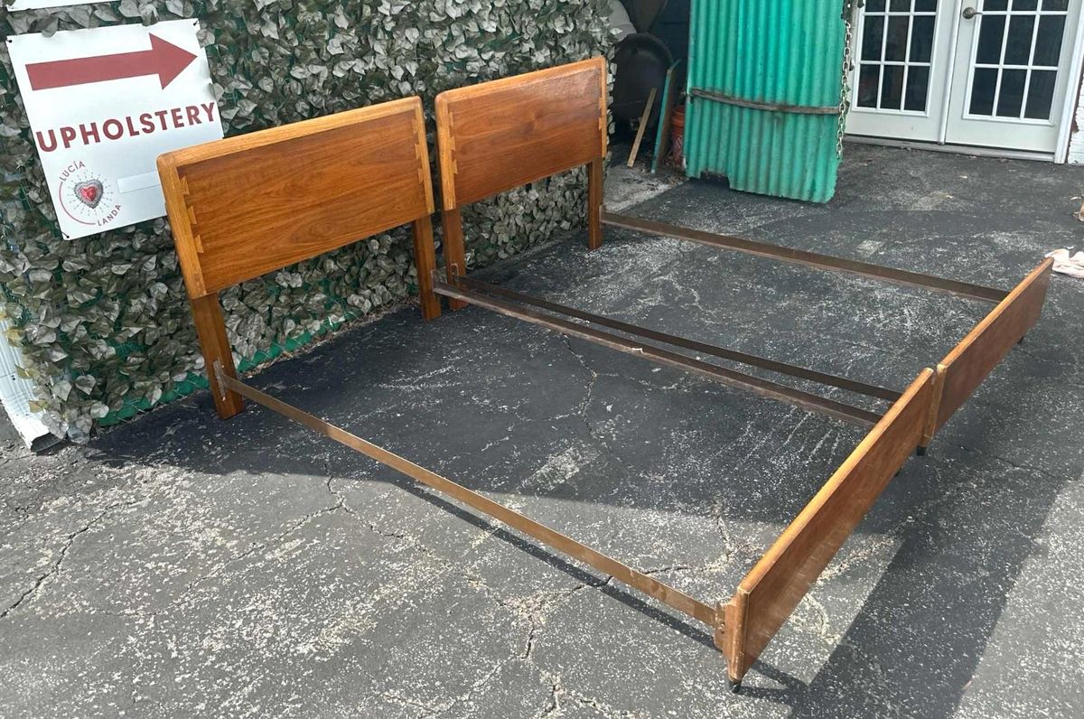 Pair of Lane Acclaim Twin Beds Designed by André Bus - Mid Century Modern Vintage 1960s - Image 4