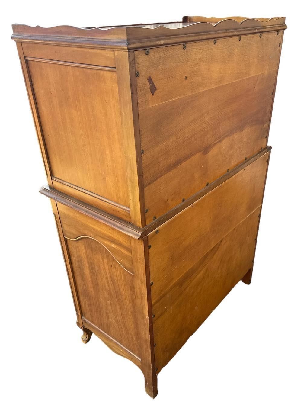 John Widdicomb Grand Rapids Walnut Gentleman's Chest - Louis XV Style - Vintage Mid 20th Century - Image 4