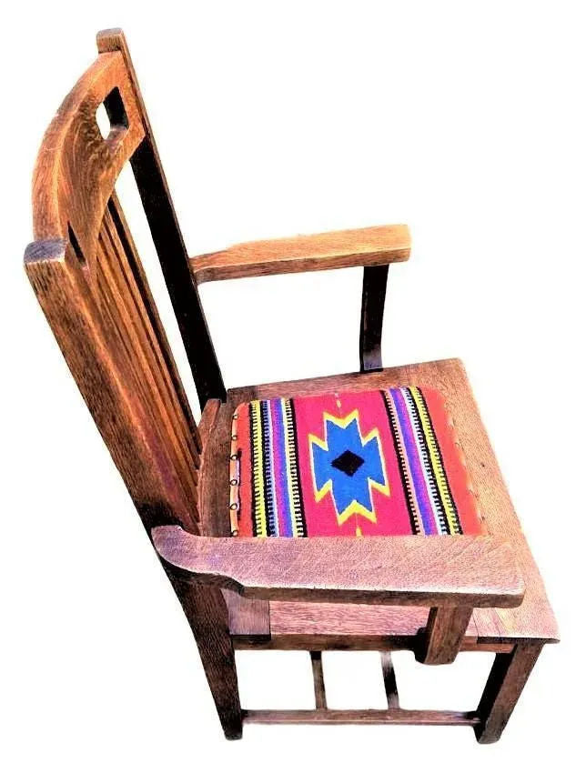 Antique in the Manner of Frank Lloyd Wright - Prairie Style Quarter Sawn Oak Arm Chair With Hand Woven Oaxaca Tapestry Seat - Early 20th Century - Image 4