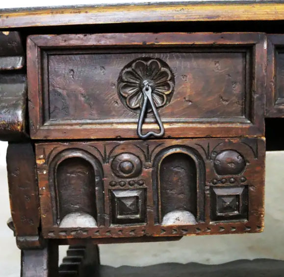 Heavily Carved Artes De México Internacionales Hacienda Style Desk - Vintage 1960s - Image 4