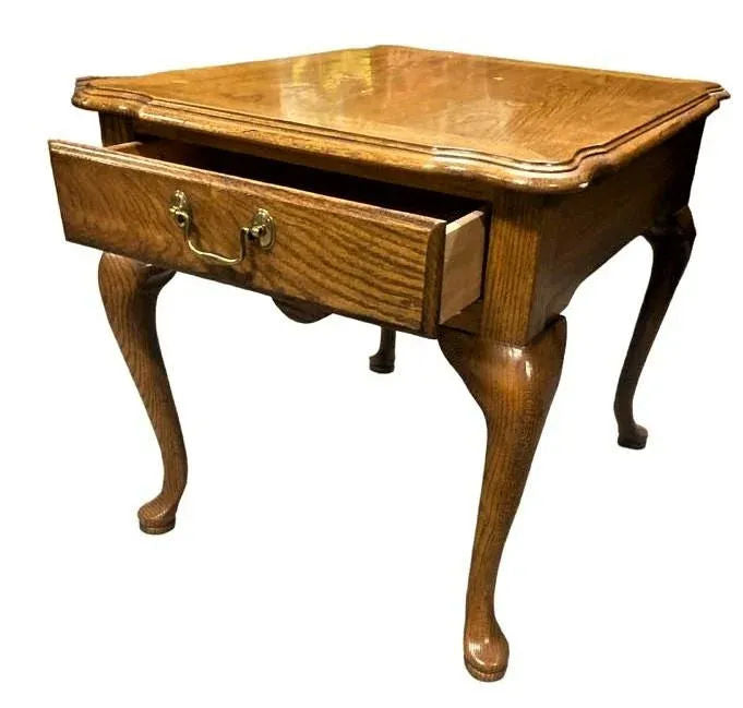 Pair of Thomasville Vintage Solid Oak Queen Anne Side Tables Late 20th Century - Image 4