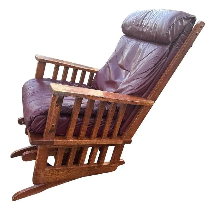 Arts & Crafts Quarter Sawn Oak Glider Rocker and Ottoman Set - Vintage Late 20th Century - Image 4