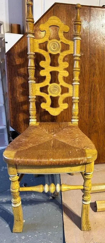 Thomasville Mid-Century Vintage Spanish Revival Oak Dining Chairs With Rush Seats and Distressed Yellow Paint - Set of 4 - Image 4