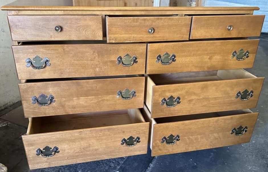 Ethan Allen Nutmeg Solid Maple 52" Wide Chest of 9 Drawers - Vintage 1960s - Image 4