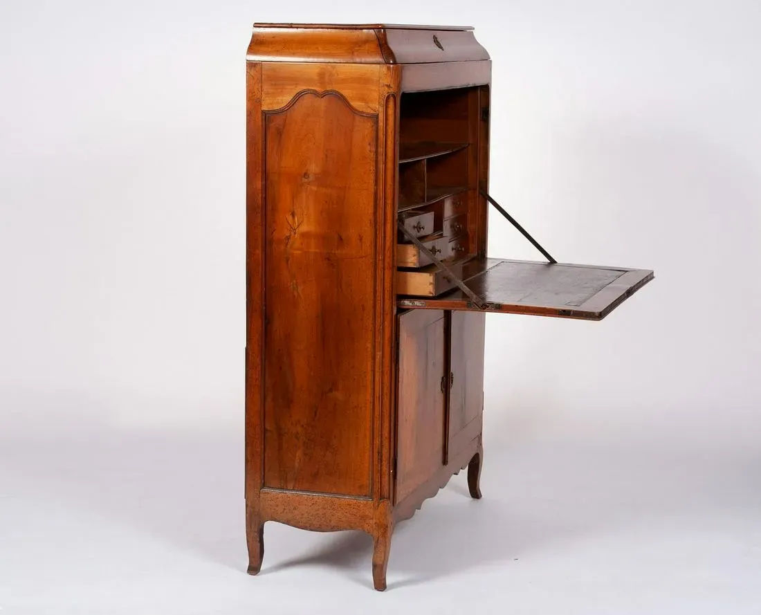 18th Century French Louis XVI Walnut Secrétaire à Abattant - Provenance Adolphus Busch and Brookings Heirs - Image 4