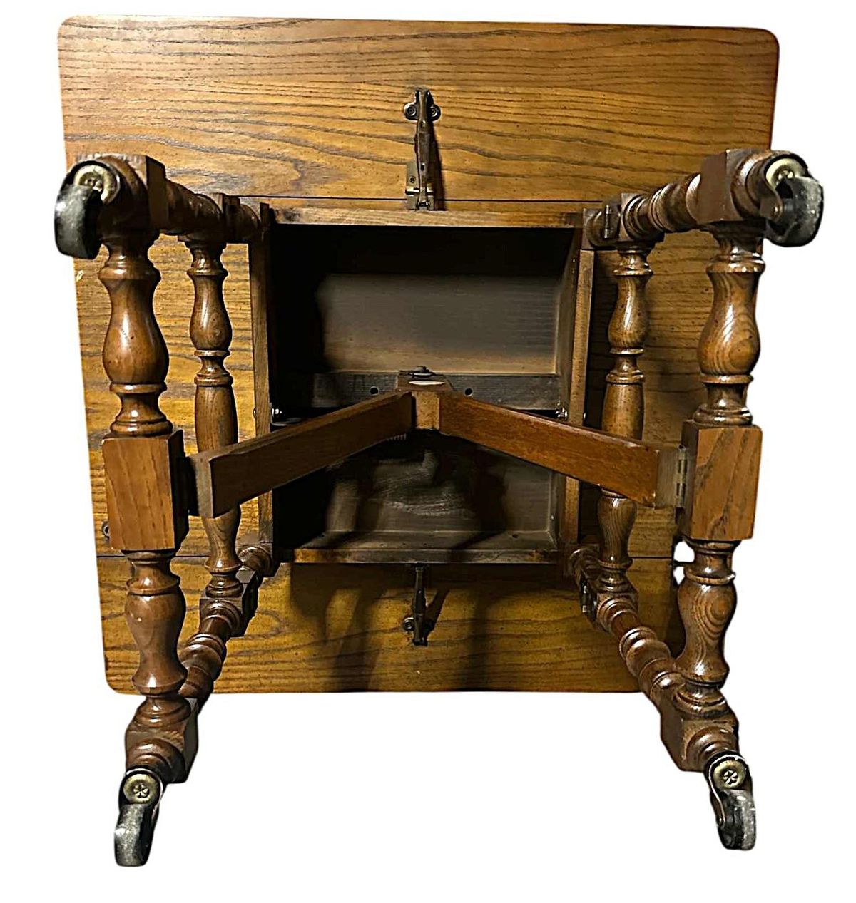 Late 20th Century Baker Furniture Vintage William & Mary Oak Drop Leaf 18” H Coffee Table Adjustable as 29” H Side Table - Image 5