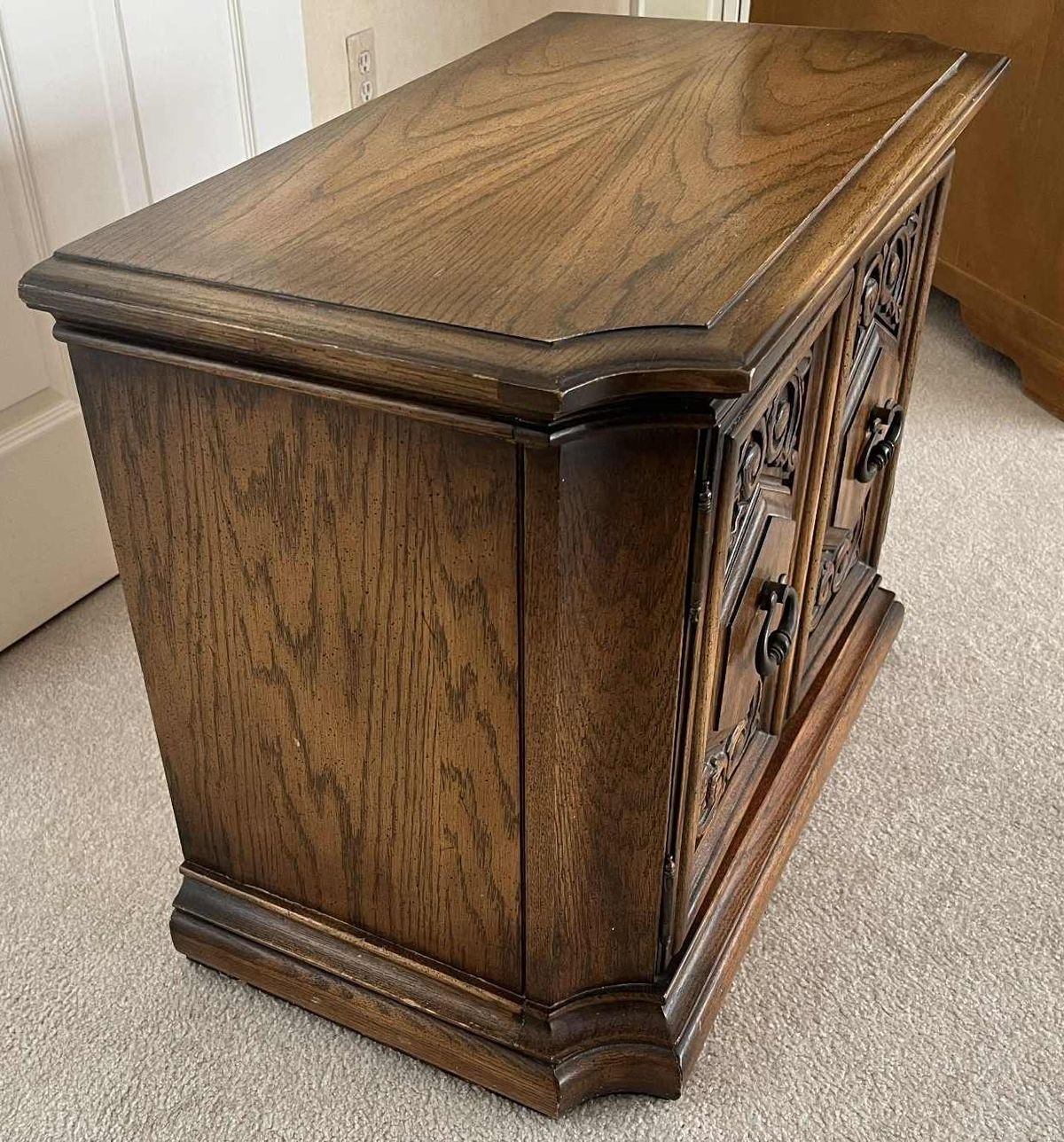 Spanish Colonial Revival Vintage Carved Solid Oak Nightstand Crafted in North Carolina by United Furniture - Image 5