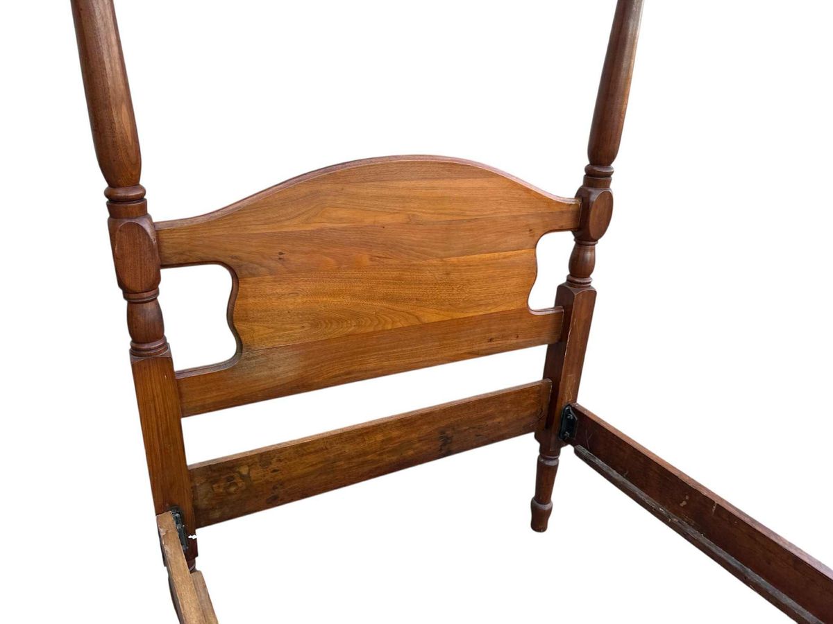 Pair of 19th Century Antique Solid Cherry Wood Four Poster Twin Beds - English Traditional Style - Image 5