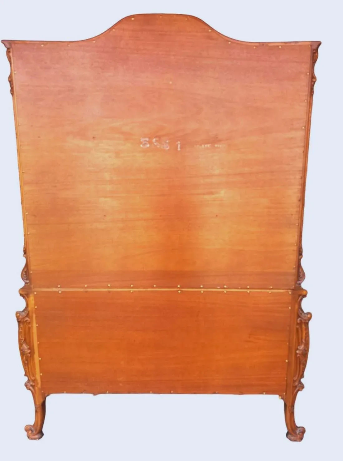 Romweber Louis XV Breakfront China Cabinet in Amber Burlwood - Vintage 1950s - Image 5