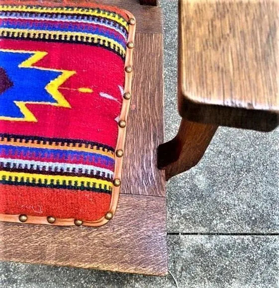 Antique in the Manner of Frank Lloyd Wright - Prairie Style Quarter Sawn Oak Arm Chair With Hand Woven Oaxaca Tapestry Seat - Early 20th Century - Image 5