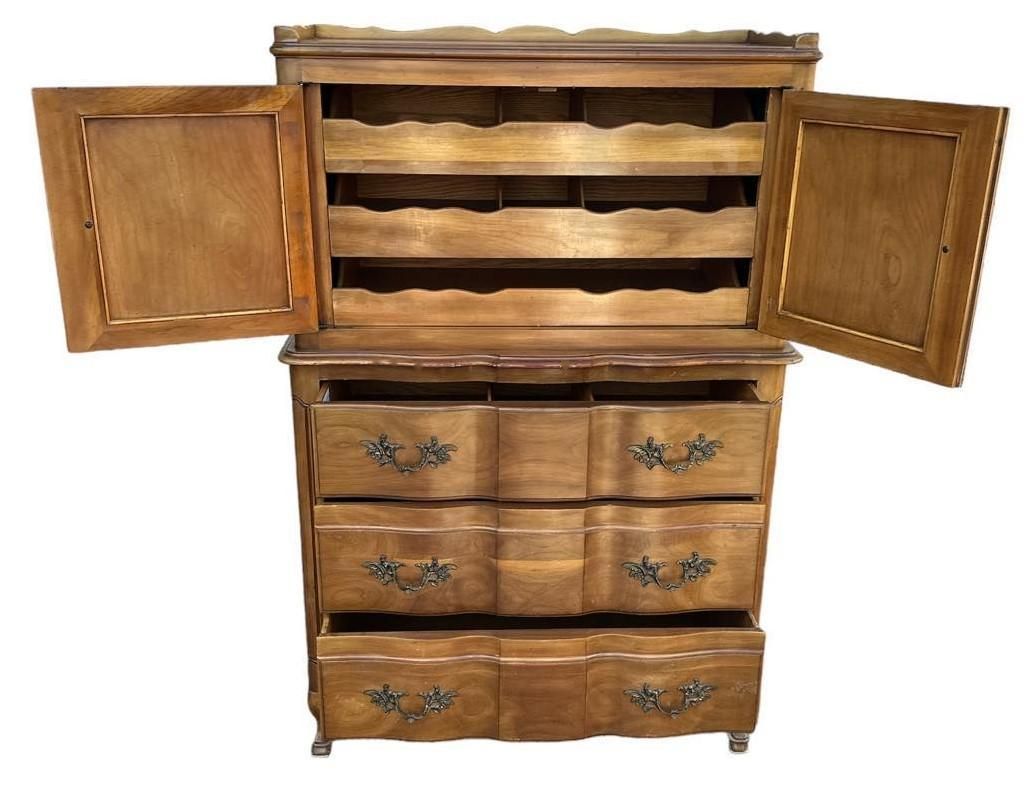 John Widdicomb Grand Rapids Walnut Gentleman's Chest - Louis XV Style - Vintage Mid 20th Century - Image 5