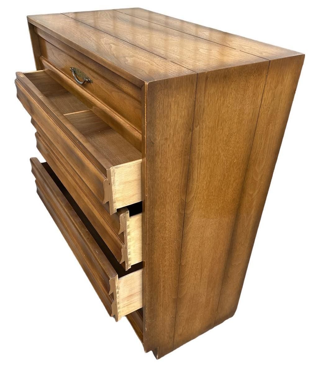 Pair of American of Martinsville Mid-Century Modern Walnut Chests of Drawers - Rare Find - Image 6