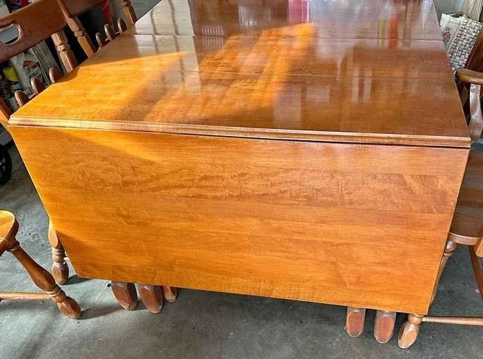 Betty Draper 'Mad Men' Maple Breakfast Table by Willett Furniture - Mid 20th Century - Image 6