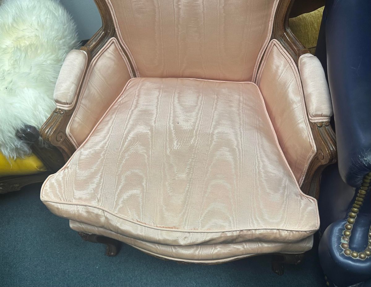 Pair of Antique Louis XV French Children's Bergere Chairs in Walnut and Pink Watered Silk - Provenance Adolphus Busch Heirs - Early 20th Century - Image 6