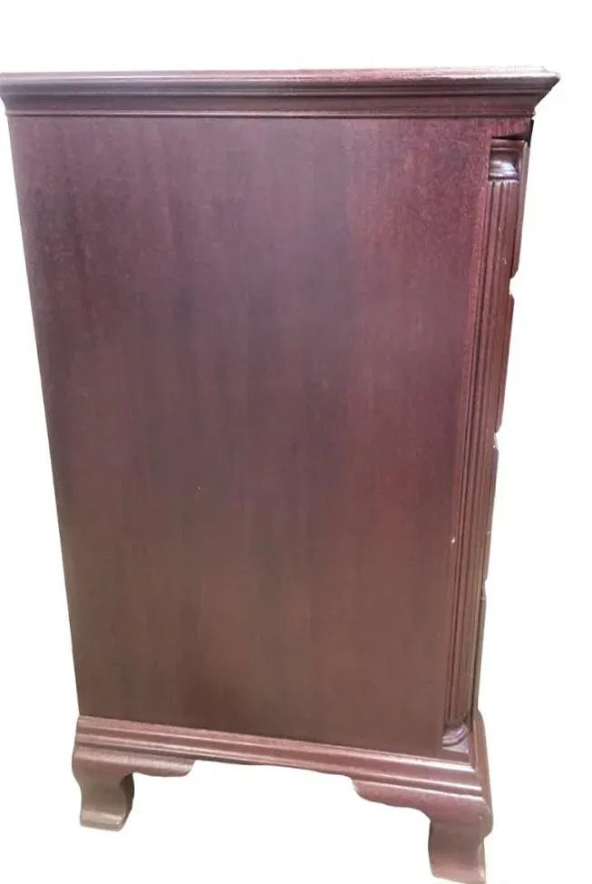 Kindel Grand Rapids Furniture Vintage Solid Mahogany Georgian Dresser - Late 20th Century - Image 6