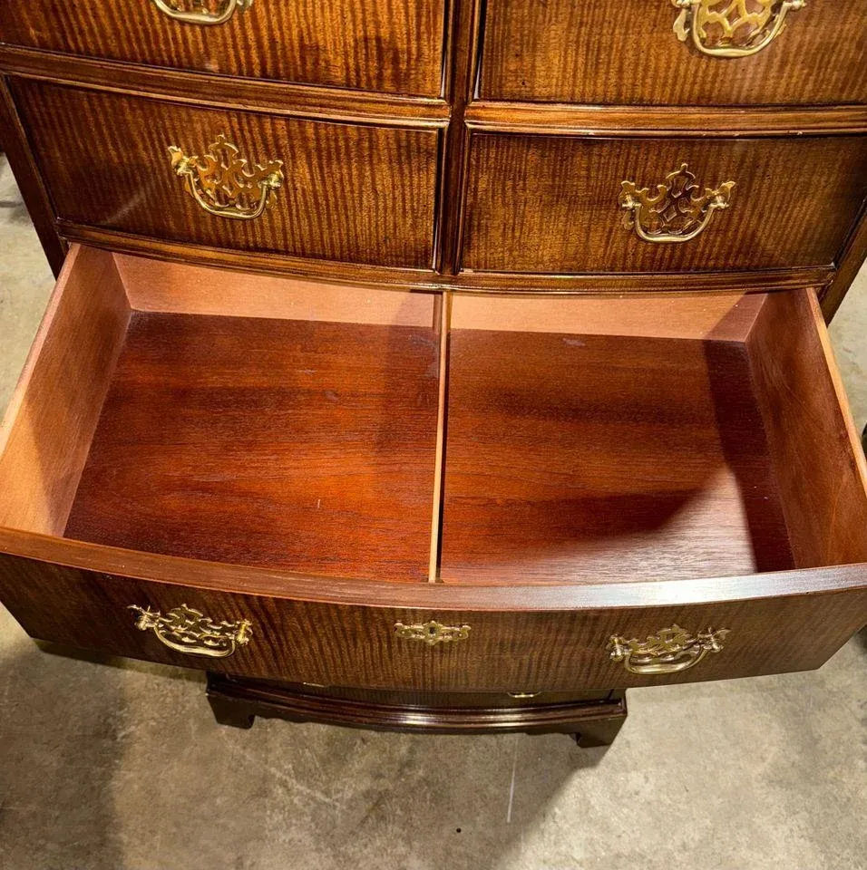 Henredon Vintage Georgian Walnut Tall 9-Drawer Dresser - Circa 1970s - Image 7