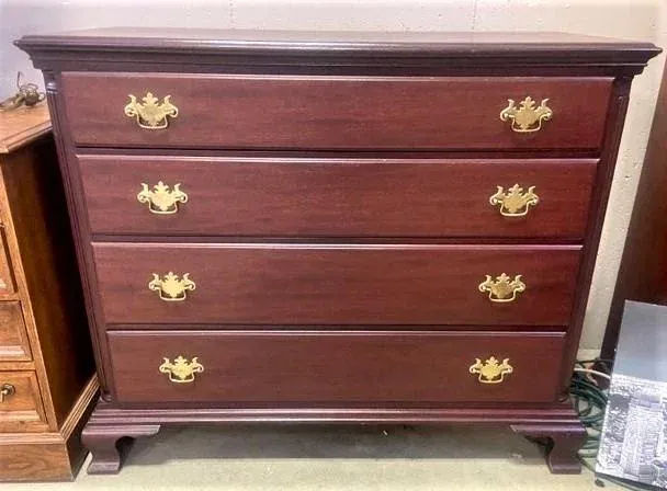 Kindel Grand Rapids Furniture Vintage Solid Mahogany Georgian Dresser - Late 20th Century - Image 7