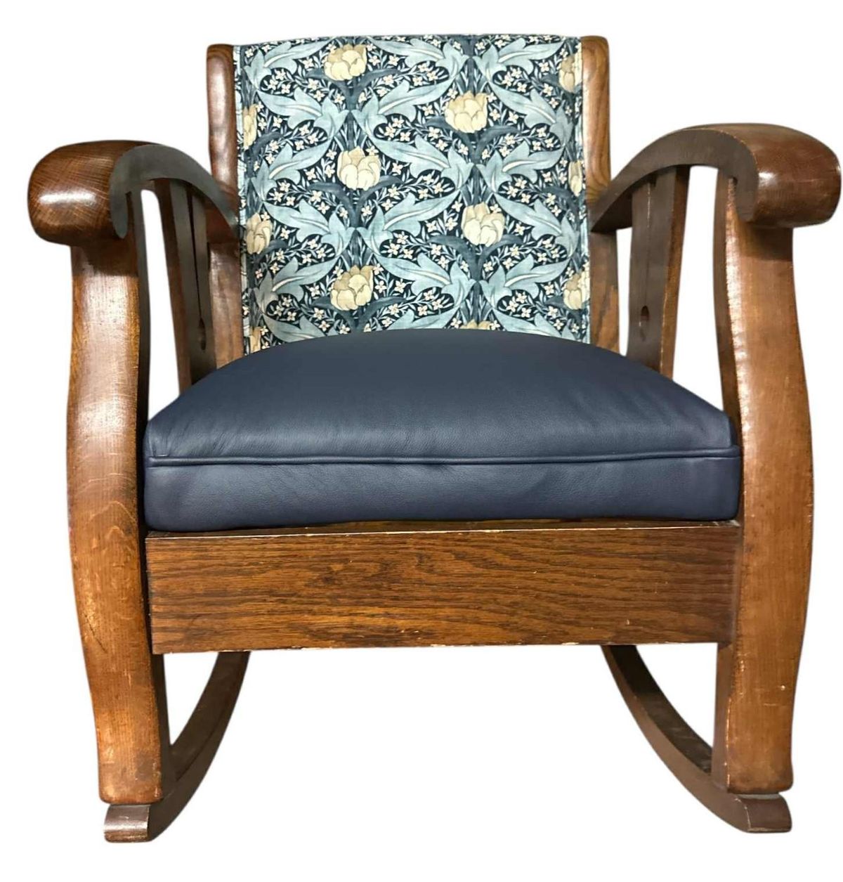 Late 19th Century Liberty & Co. Attributed Oak Rocking Chair With New G. P. & J. Baker Indigo and Ivory Linen and Indigo Leather - Image 7