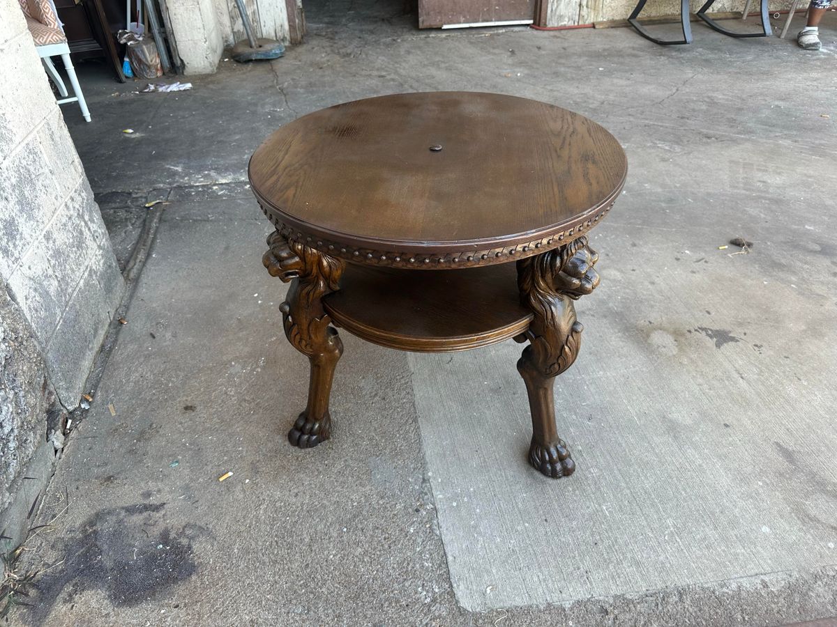 Renaissance Revival German Carved Oak Accent Table From Lichterfelde in Fin De Siècle Berlin - Image 7
