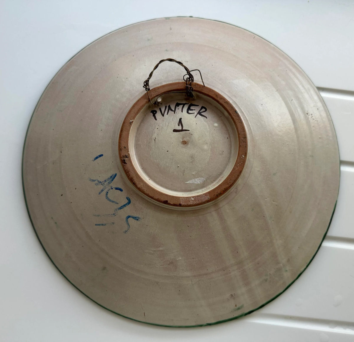 Domingo Punter Griffon Design 13” Ceramic Plate From Teruel in Aragon— Mid 20th Century - Image 8