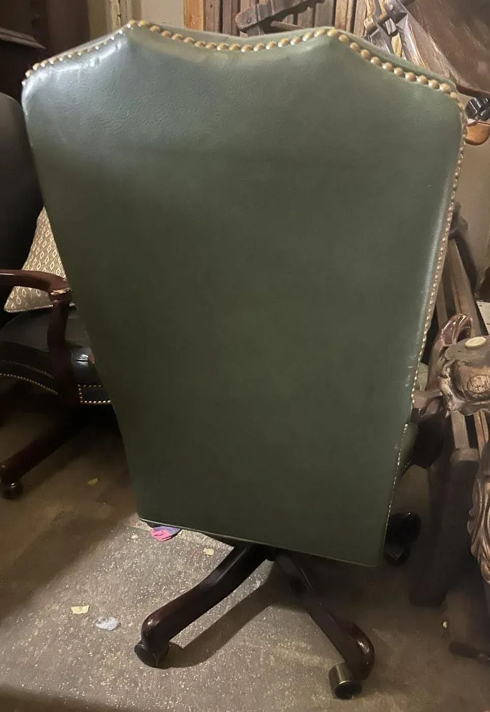 Early 21st Century Green Tufted Leather and Cherry Wood Executive Swivel Chair - Image 8