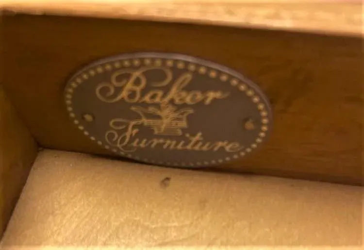 Baker Furniture Company French Country Louis XV Oak Side Table - Image 8