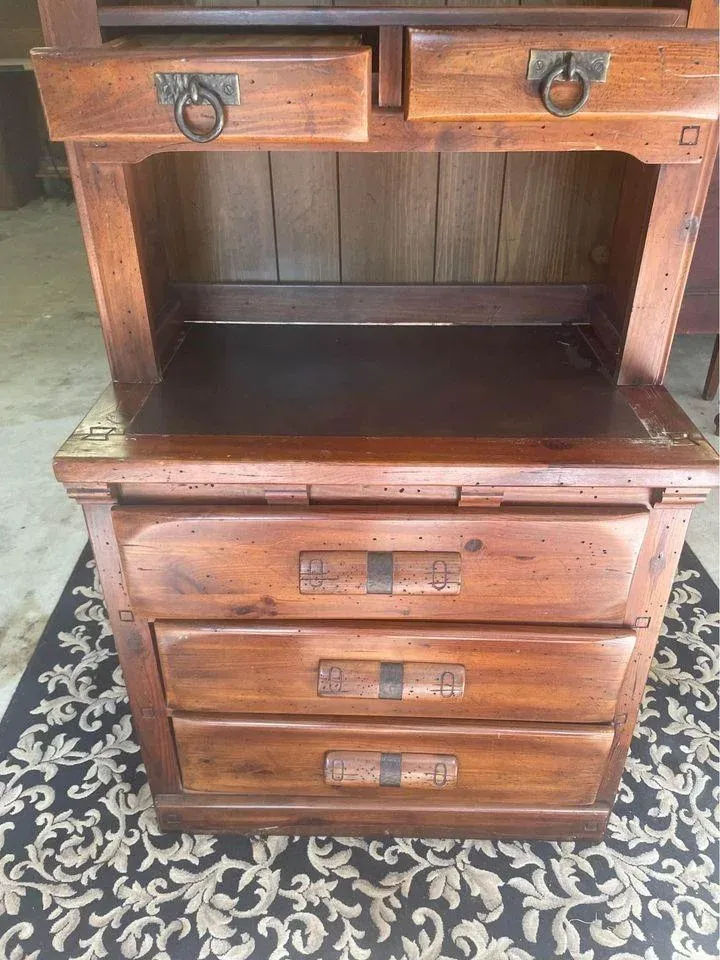 Henry Link Vintage Link Taylor ‘Rawhide’ Series Chest and Hutch - Made in North Carolina in 1976 - Image 9