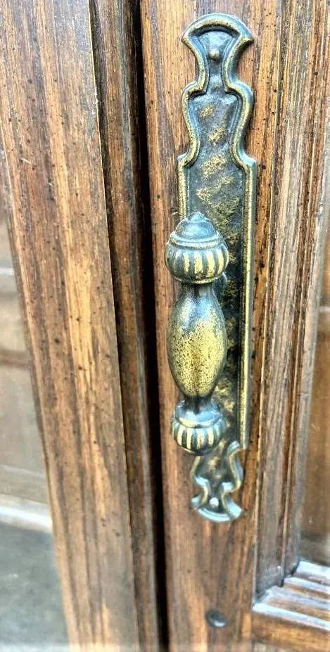 Vintage 1960s Keller Furniture Spanish Revival Solid Oak China Cabinet - Image 9