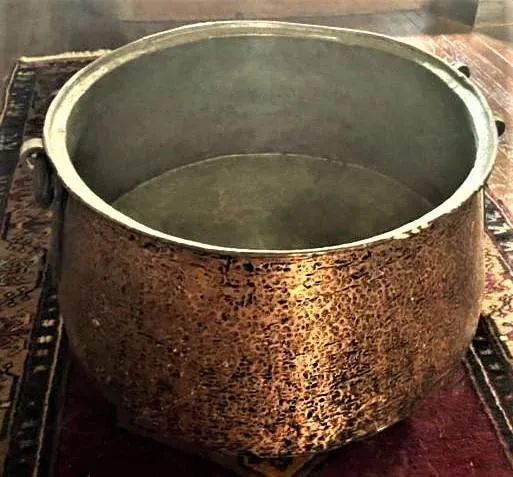Large Antique Hammered Copper Cauldron With Hand Wrought Iron Handles - Image 9