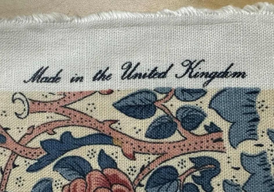 19th Century English Oak Bishop’s Throne Reupholstered With Leather and William Morris ‘Rose’ Linen - Image 11