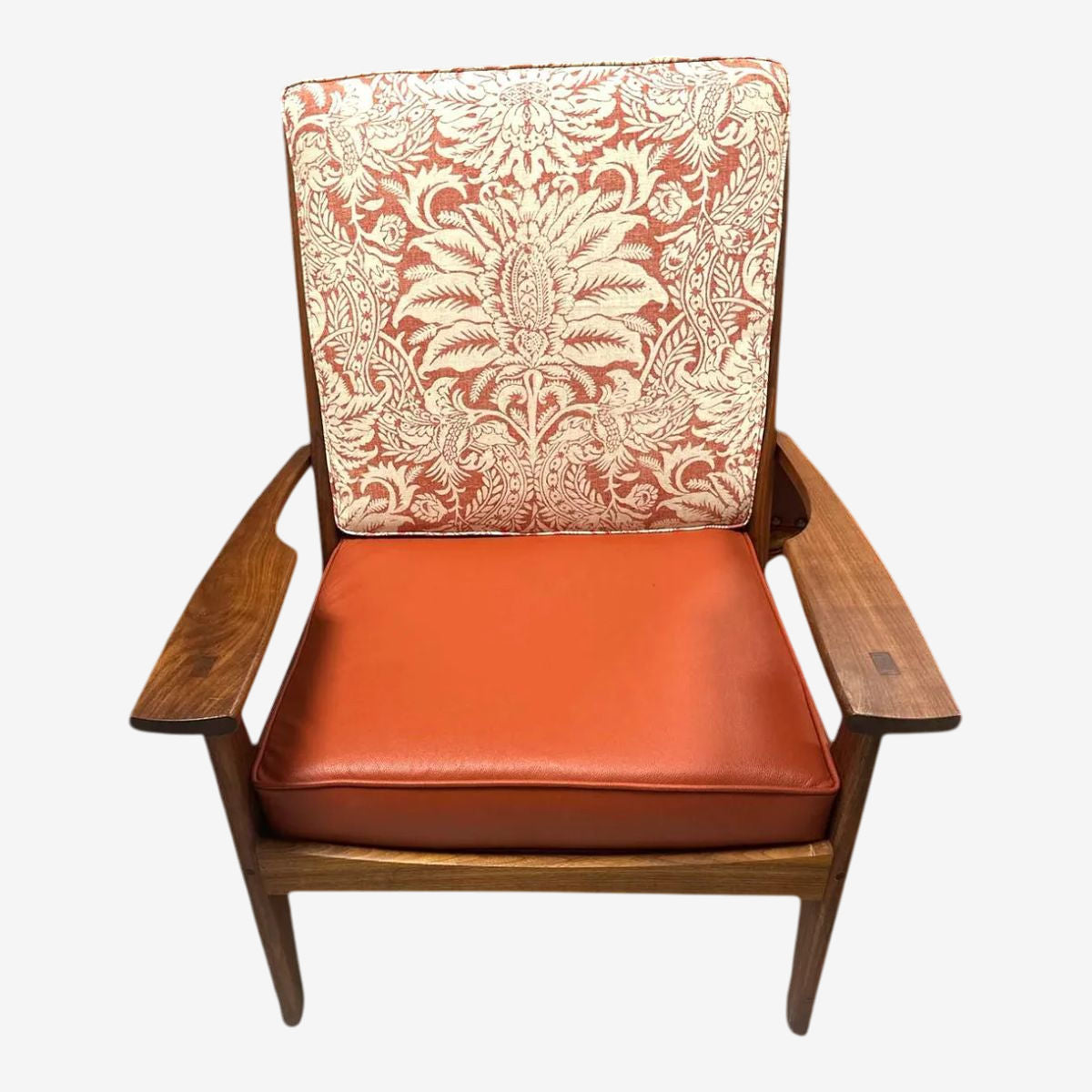 Handcrafted Mid 20th Century Lounge Chair in Walnut, Oak, Leather and Linen - Image 1